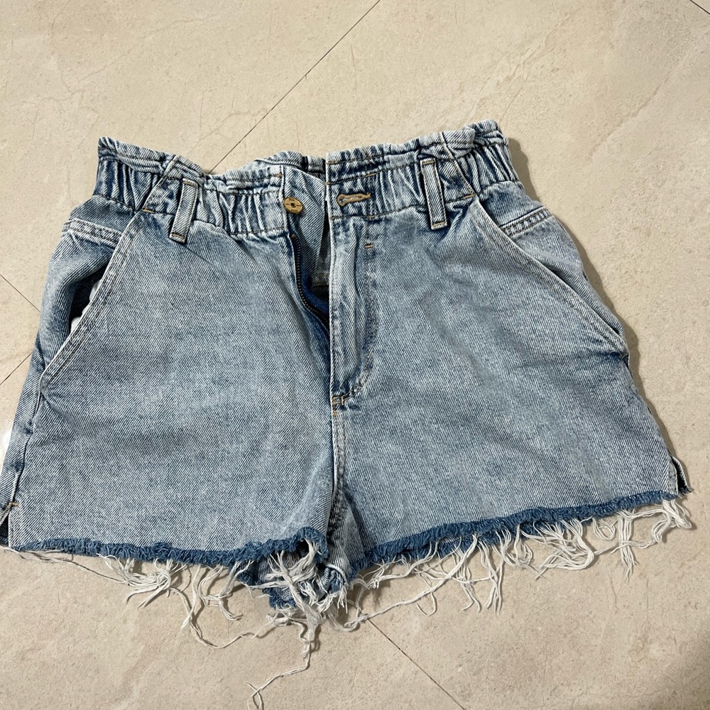 Zara Ripped Short With Elastic Waistband